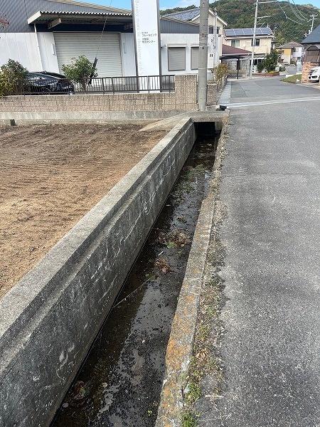 洲本市安乎町平安浦の倉庫