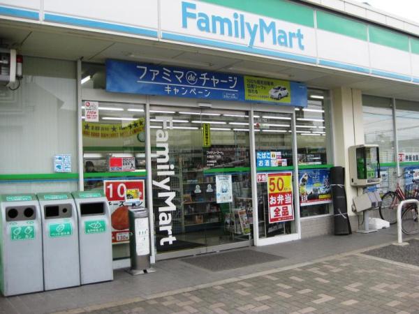 高見フローラルタウンイーストスクエア27(ファミリーマート大開四丁目店)