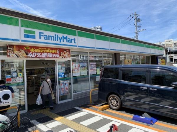 D-FLATNagahashi(ファミリーマート南開店)