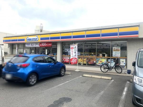パークプラザ鶴見(ミニストップ大阪諸口5丁目店)