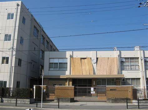 大阪市平野区瓜破東8丁目の中古一戸建て(大阪市立長吉西中学校)