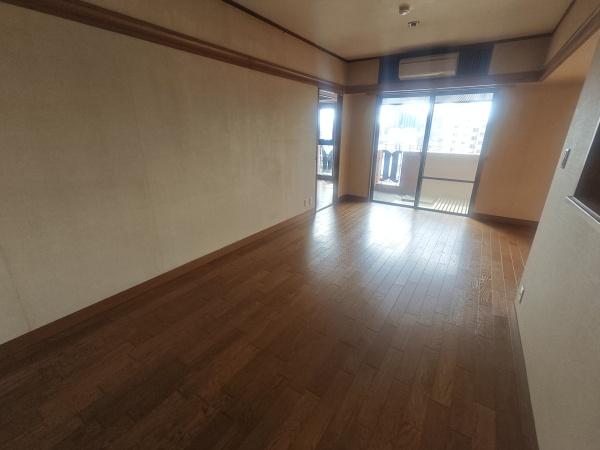 朝日プラザアルティマタワーズ