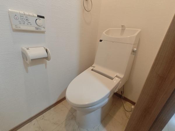 大阪市港区市岡2丁目の中古一戸建て(トイレ)