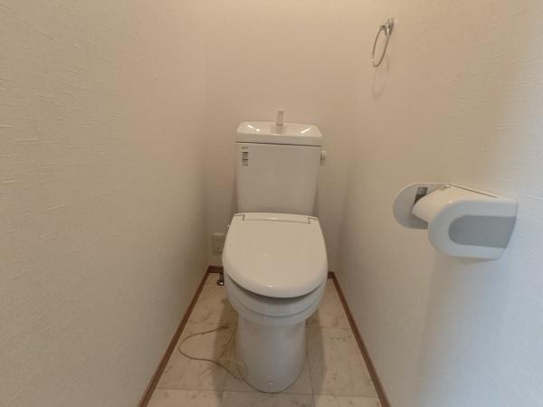大阪市港区市岡2丁目の中古一戸建て(トイレ)