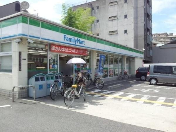 スワローハイツ北畠(ファミリーマートMYS万代東二丁目店)