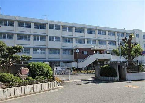 羽曳野市恵我之荘６丁目の土地(羽曳野市立高鷲中学校)