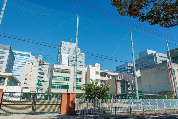 ベルデフラッツ阿波座(大阪市立明治小学校)