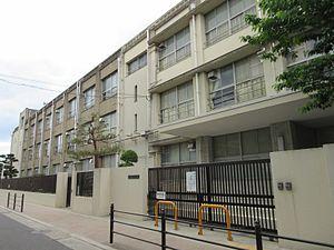 ファミールパーク鶴見(大阪市立榎本小学校)