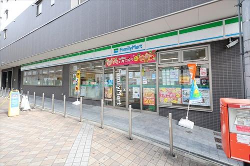 リバーサイドコープ出来島(ファミリーマート阪神出来島駅前店)