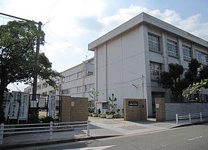 尼崎市尾浜町１丁目の中古一戸建て(尼崎市立日新中学校)