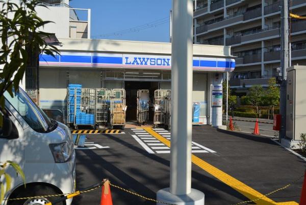 イニシア鶴見パークウエスト(ローソン城東古市二丁目店)