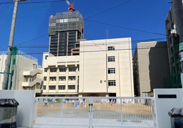 ディーグラフォート大阪NYタワーHIGOBASHI(大阪市立西船場小学校)