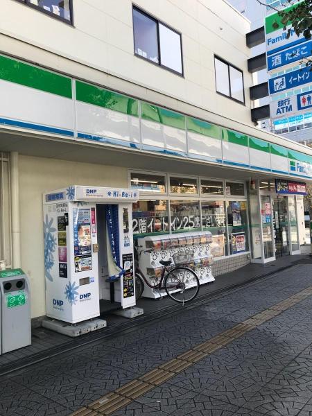 シャトールポート(ファミリーマート築港店)