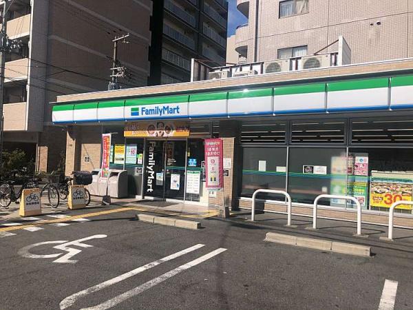 ル・グランデ城東中央(ファミリーマート城東中央二丁目店)
