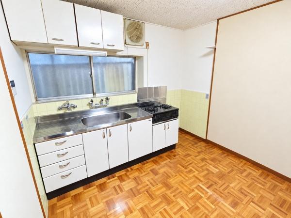 尼崎市杭瀬北新町３丁目の中古テラスハウス
