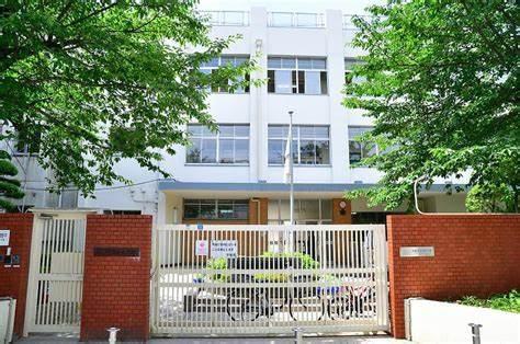 エレガントライフ晴明丘(大阪市立晴明丘小学校)