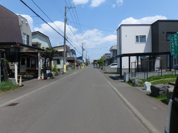札幌市豊平区福住一条8丁目の土地(前面道路含む現地写真)