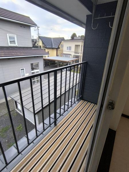 江別市大麻北町の中古一戸建て(バルコニー)