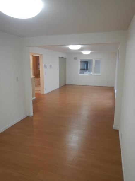 札幌市北区篠路四条9丁目の中古一戸建て(リビング)