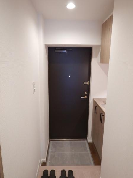 リラハイツ南郷(玄関)