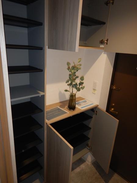 グランヒル南郷(玄関)