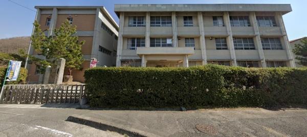 玉野市八浜町見石の土地(玉野市立八浜小学校)