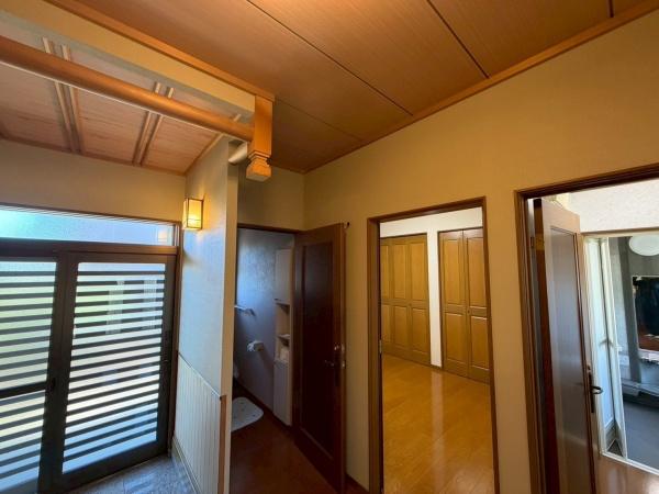 岡山市北区玉柏の中古一戸建て(玄関)