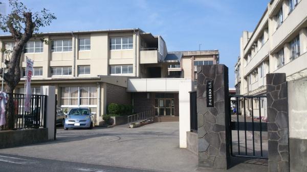 岸和田市箕土路町１丁目の中古一戸建て(岸和田市立久米田中学校)