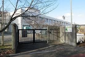 《新檜尾台第3次住宅》(堺市立新檜尾台小学校)