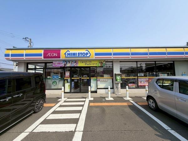 ロイヤルシャトー南仙台(ミニストップ西中田七丁目店)