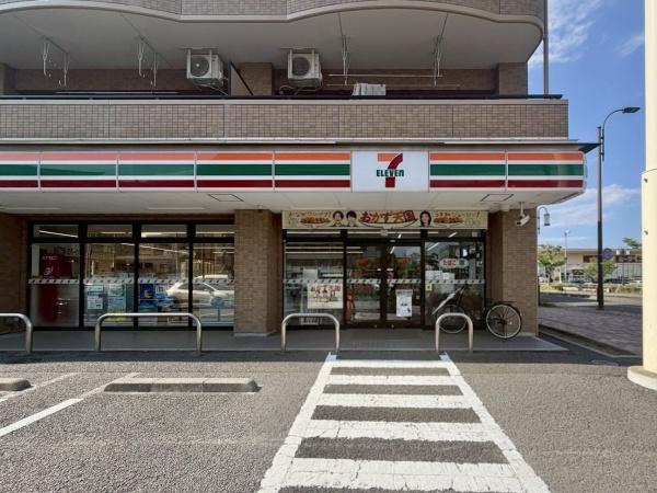 グランジュールマンション小鶴新田(セブンイレブン仙台小鶴新田駅前店)