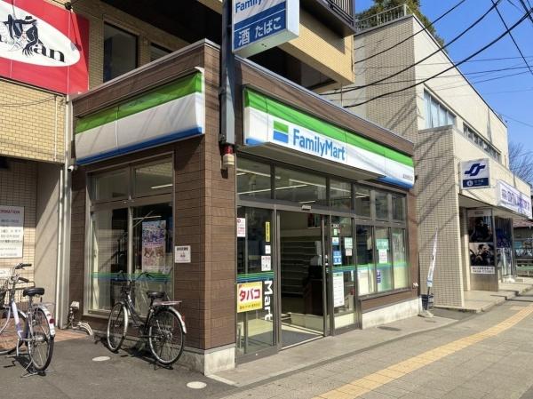 北仙台シティプレイス東館(ファミリーマート北仙台駅前店)