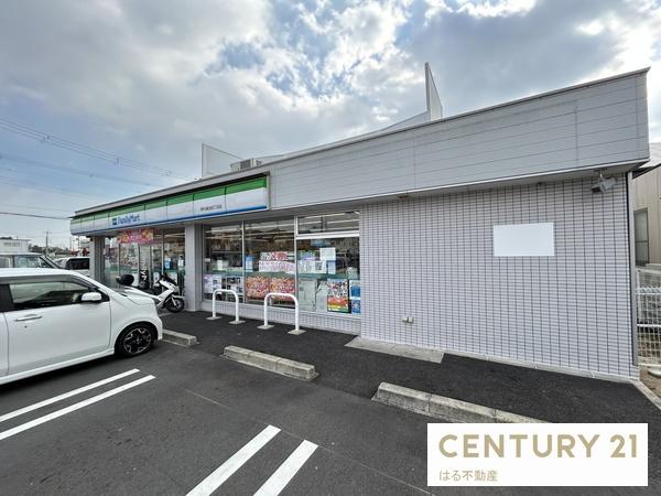 伊丹市荻野４丁目の中古一戸建て(ファミリーマート伊丹鴻池四丁目店)