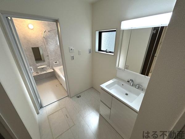 尼崎市食満６丁目の新築一戸建