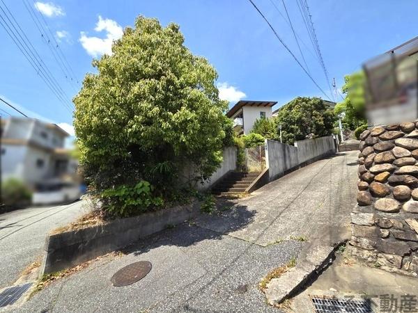 宝塚市雲雀丘３丁目の土地
