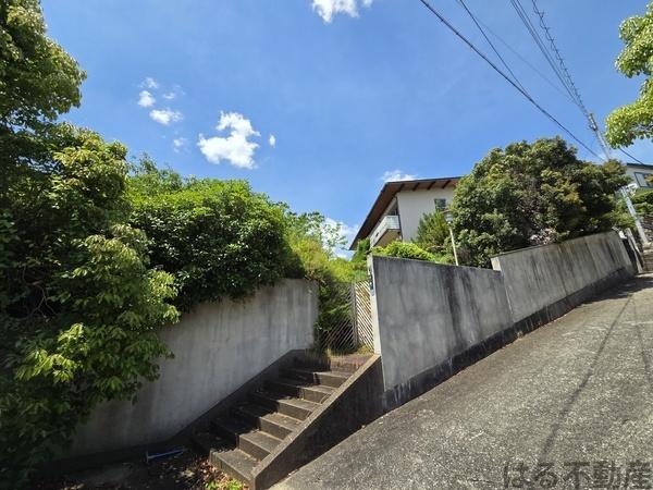 宝塚市雲雀丘３丁目の土地
