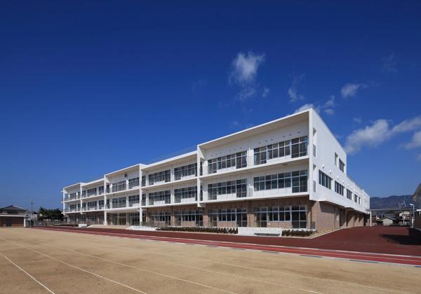 観音寺市昭和町１丁目の中古一戸建て(観音寺市立観音寺小学校)