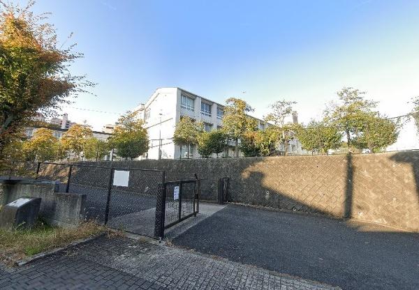 ファミリープラザ泉北光明池A棟(和泉市立北池田中学校)