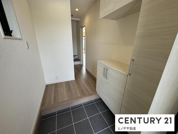 泉大津市助松町3丁目の新築一戸建(玄関)