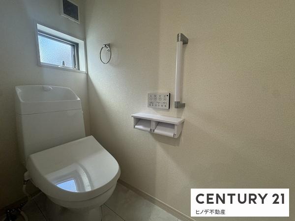 泉大津市松之浜町1丁目の新築一戸建(トイレ)