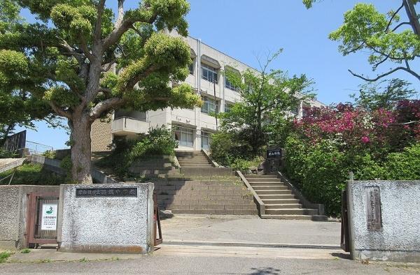 岸和田市神須屋町の中古一戸建て(岸和田市立葛城中学校)