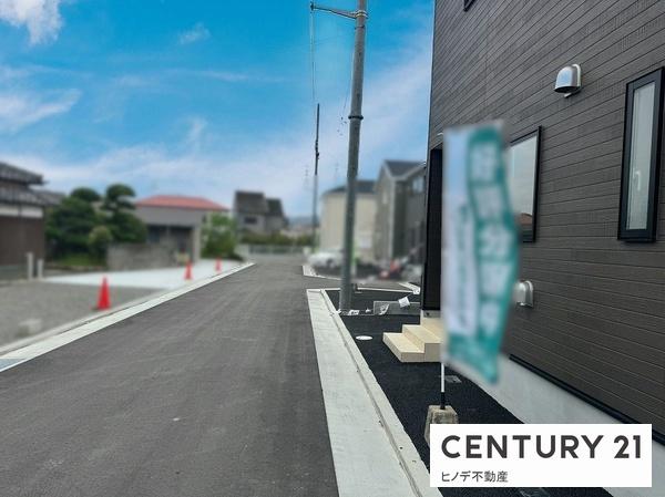 和泉市寺田町3丁目の新築一戸建(前面道路含む現地写真)