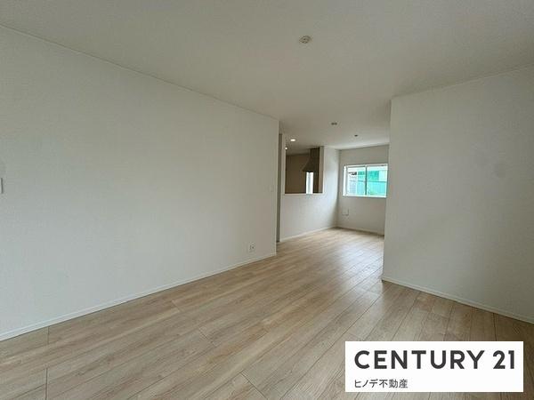 和泉市寺田町3丁目の新築一戸建(リビング)