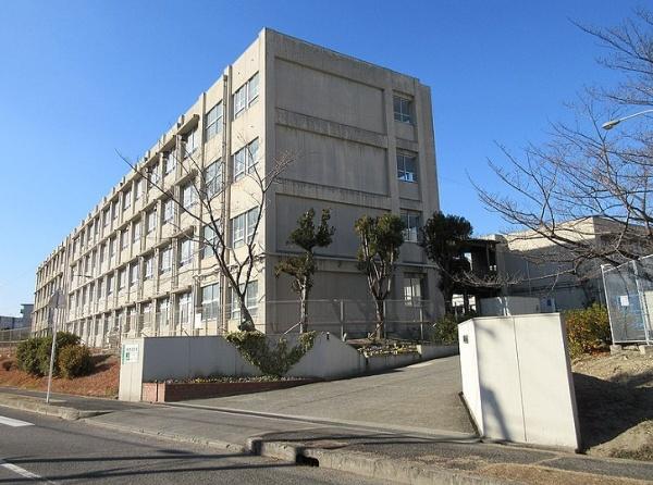 堺市南区逆瀬川の中古一戸建て(堺市立晴美台中学校)