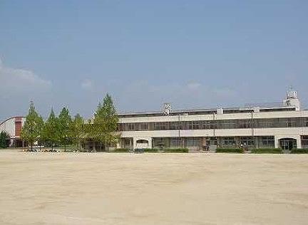 和泉市光明台３丁目の中古一戸建て(和泉市立光明台南小学校)