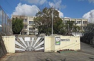 和泉市光明台３丁目の中古一戸建て(和泉市立光明台中学校)