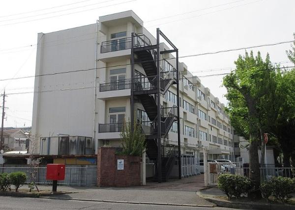 岸和田市吉井町１丁目の中古一戸建て(岸和田市立城北小学校)