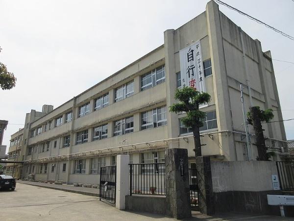 岸和田市池尻町の新築一戸建(岸和田市立久米田中学校)