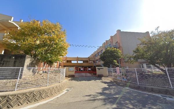 和泉市緑ケ丘２丁目の中古一戸建て(和泉市立緑ケ丘小学校)