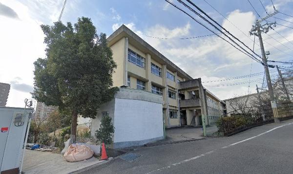 和泉市緑ケ丘２丁目の中古一戸建て(和泉市立石尾中学校)